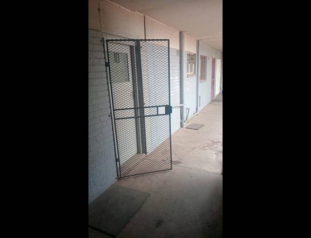 1 BEDROOM APARTMENT FOR SALE IN SOUTH HILLS